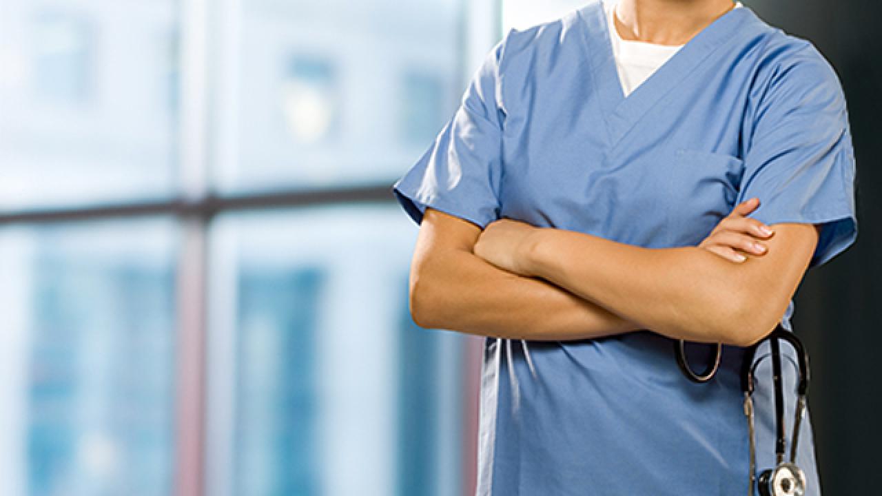 İngiltere'de hastaneler personel açığı nedeniyle hemşireleri doktorların yerine kullanıyor