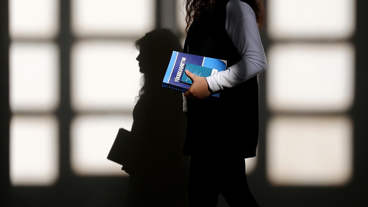 YÖK'ten üniversitelere doğum yapan lisansüstü öğrencilerin ek süre işlemleri için yazı