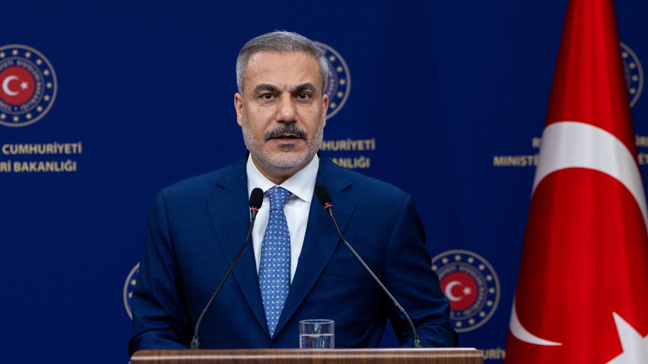 Dışişleri Bakanı Hakan Fidan Yunan mevkidaşı ile görüştü