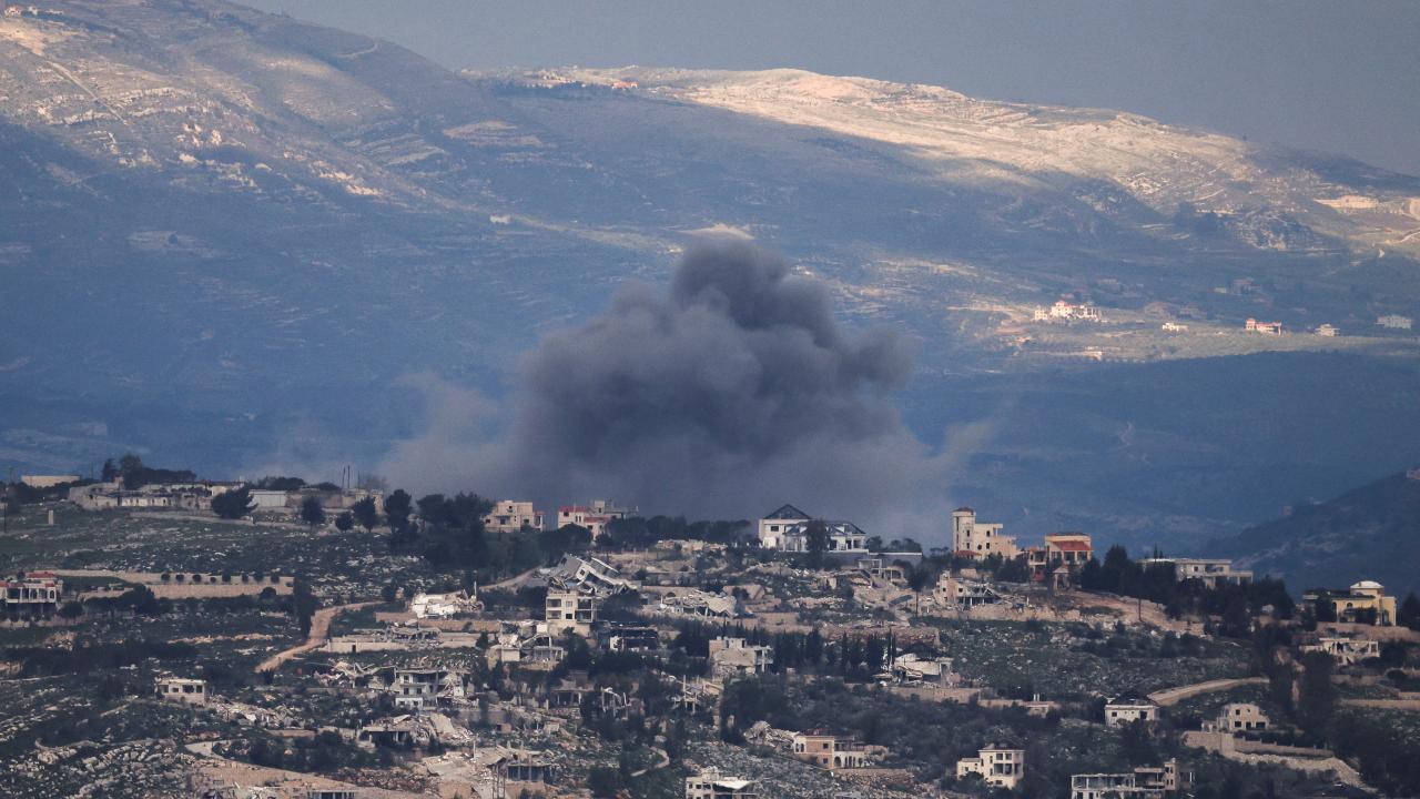 İşgalci İsrail ateşkese rağmen Lübnan'ın güneyindeki saldırılarını sürdürüyor