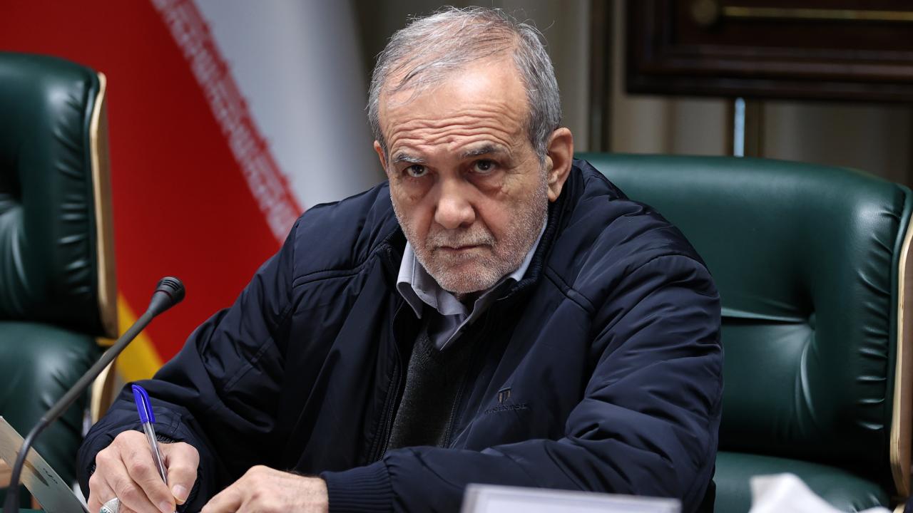 Pezeşkiyan: ABD'nin deniz ablukası, askeri operasyonların bir devamıdır