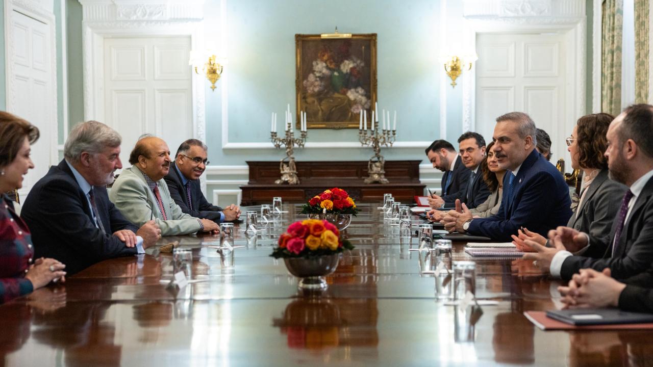 Bakan Fidan, İngiltere'de Lordlar Kamarası ve Avam Kamarası üyeleriyle görüştü