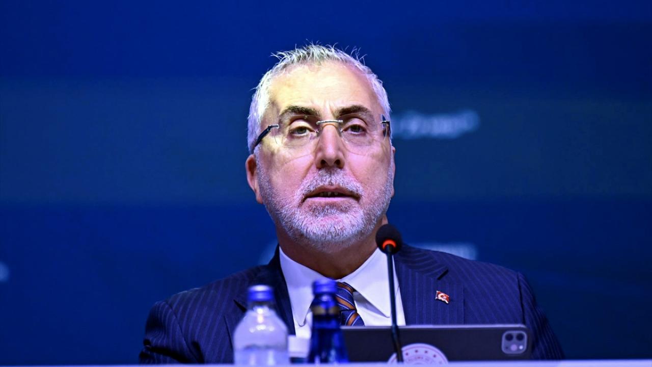 Bakan Işıkhan: Türkiye etrafını saran savaş sarmalına rağmen uluslararası barışa katkı sağlıyor