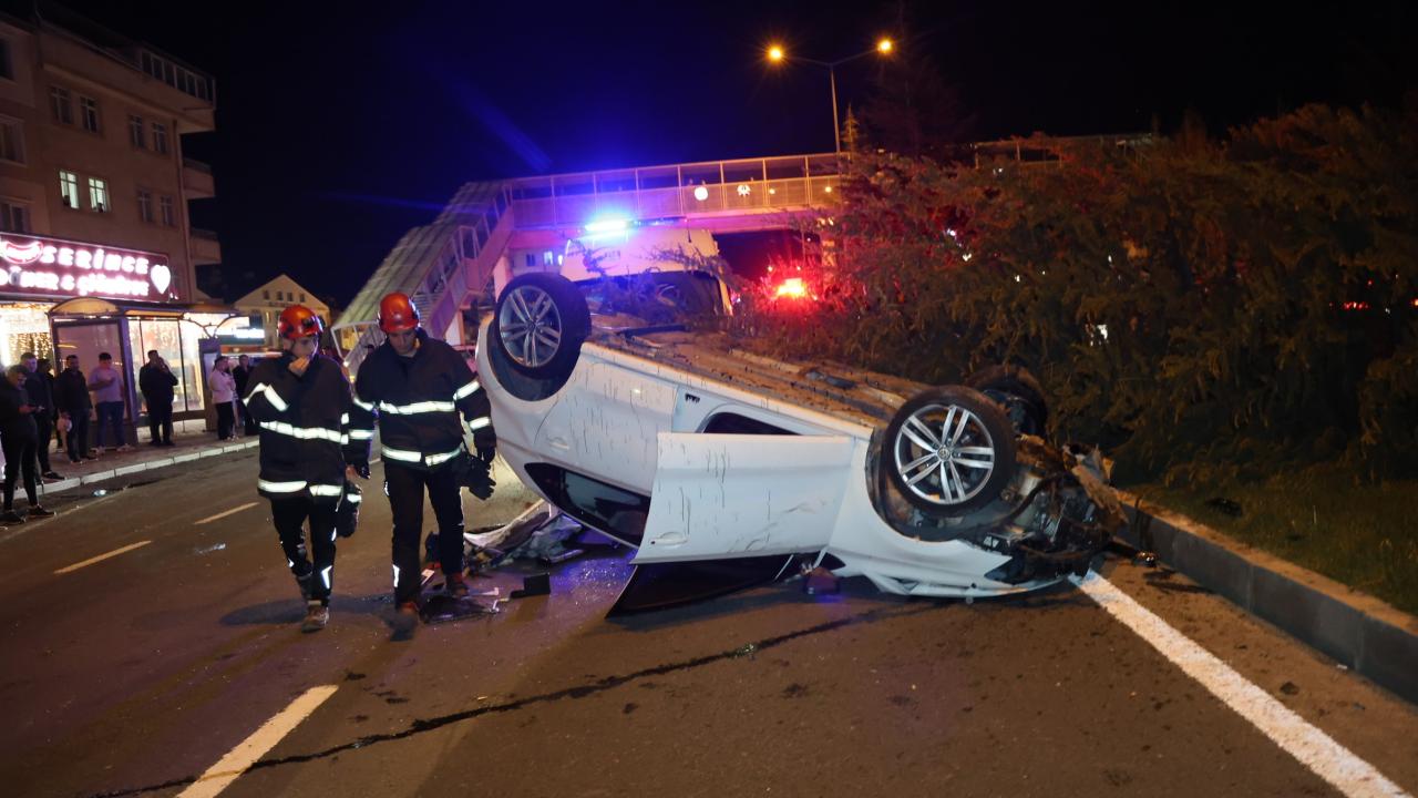 Nevşehir'de köpeğe çarpmamak için manevra yapan otomobil takla attı