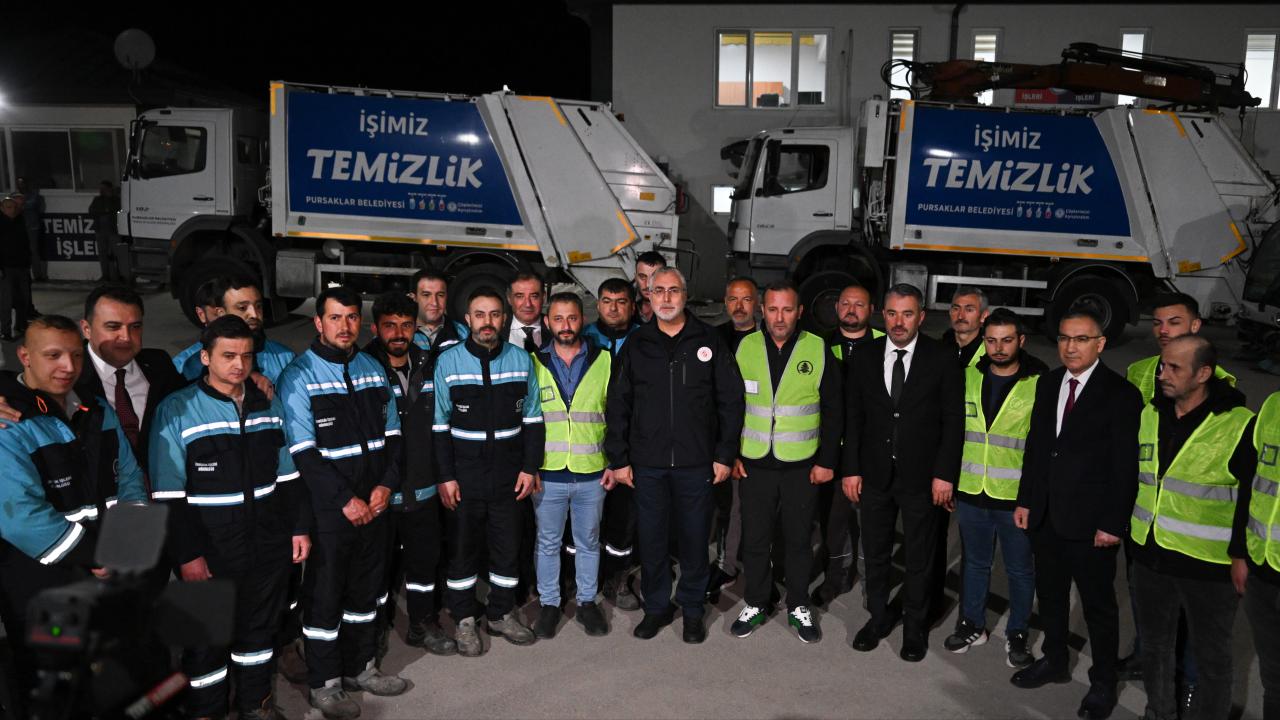 Çalışma ve Sosyal Güvenlik Bakanı Işıkhan, 1 Mayıs'ı işçilerle karşıladı