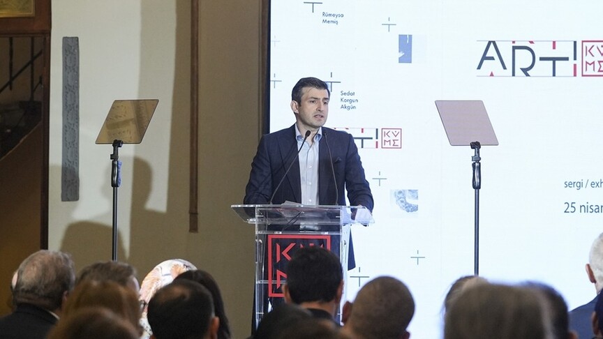 Selçuk Bayraktar: Bizi insan kılan en güçlü sığınaklardan biri sanat