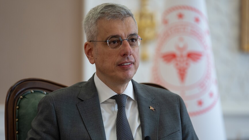 Bakan Memişoğlu: İran'a 8 Nisan'da 3 tır, dün de 6 tır daha sağlık malzemesi ve tıbbi gereç gönderdik