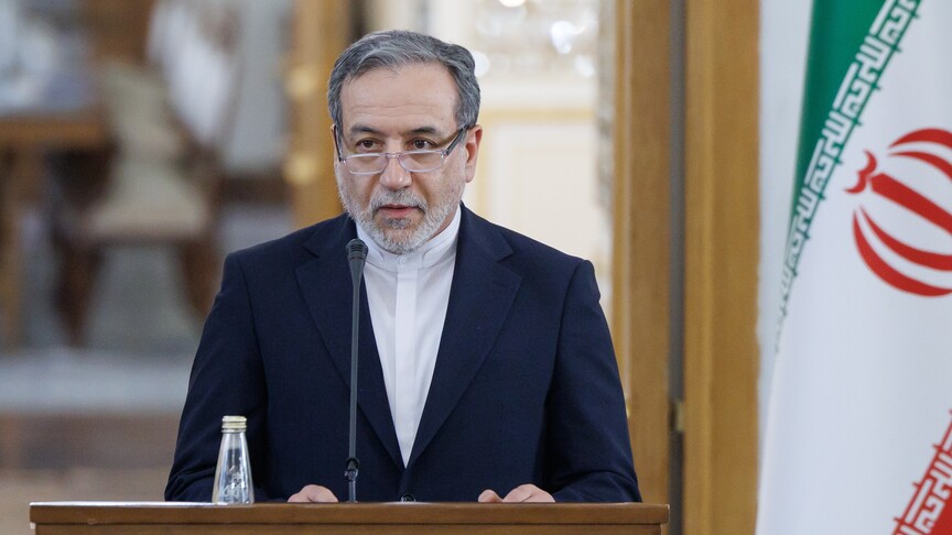 İran basını: Erakçi’nin Pakistan’a dönüşünün nükleer müzakerelerle ilgisi bulunmuyor