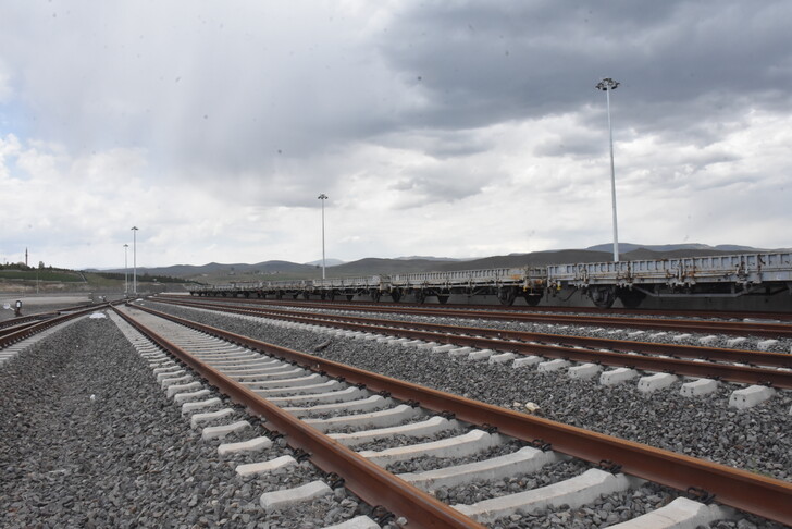 Türkiye-Ermenistan Ortak Çalışma Grubu toplantısında Kars-Gümrü demir yolu vurgusu