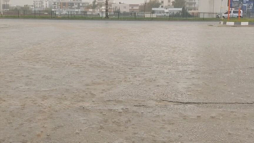 Şırnak'ta sağanak ve dolu hayatı olumsuz etkiledi