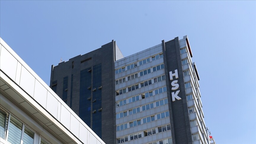 HSK kararnamesiyle 34 hakim ve savcının görev yeri değişti