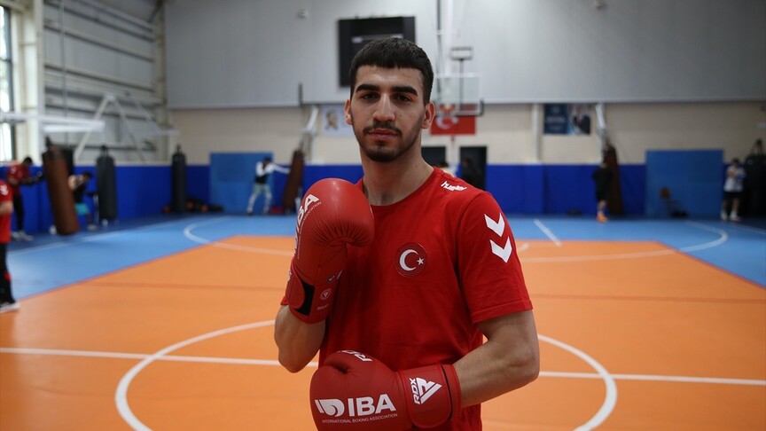 Milli boksör Refik Kartal, Akdeniz Oyunları'nda şampiyonluk hedefiyle yumruk sallıyor