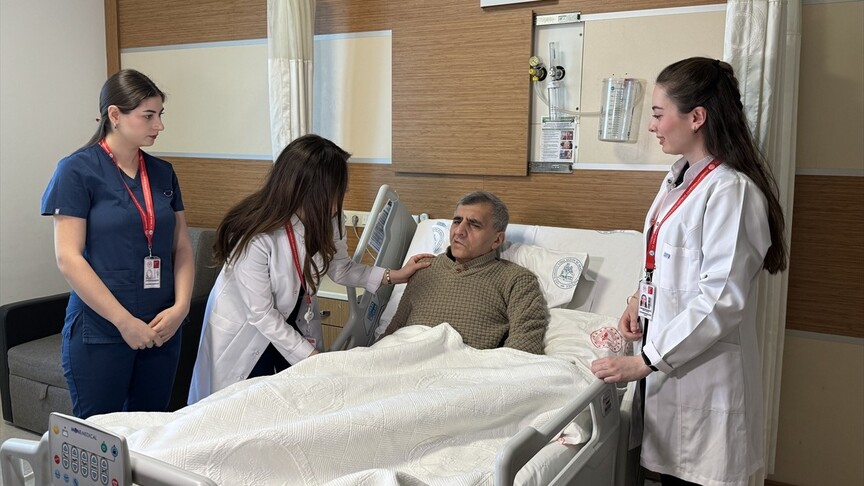 "Yara bakım hemşireleri" yatalak hastalarda basınç yarası oluşma riskini önlüyor