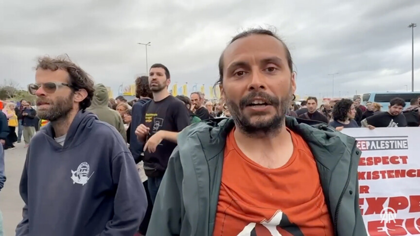 İsrail saldırısında alıkonulan Küresel Sumud Filosu aktivistleri yaşadıklarını anlattı